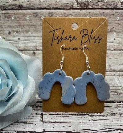 Blue Sky Wavy Horseshoes