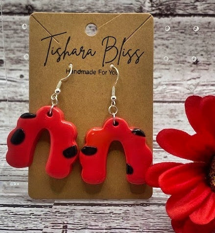 Red Ladybug Wavy Horseshoes